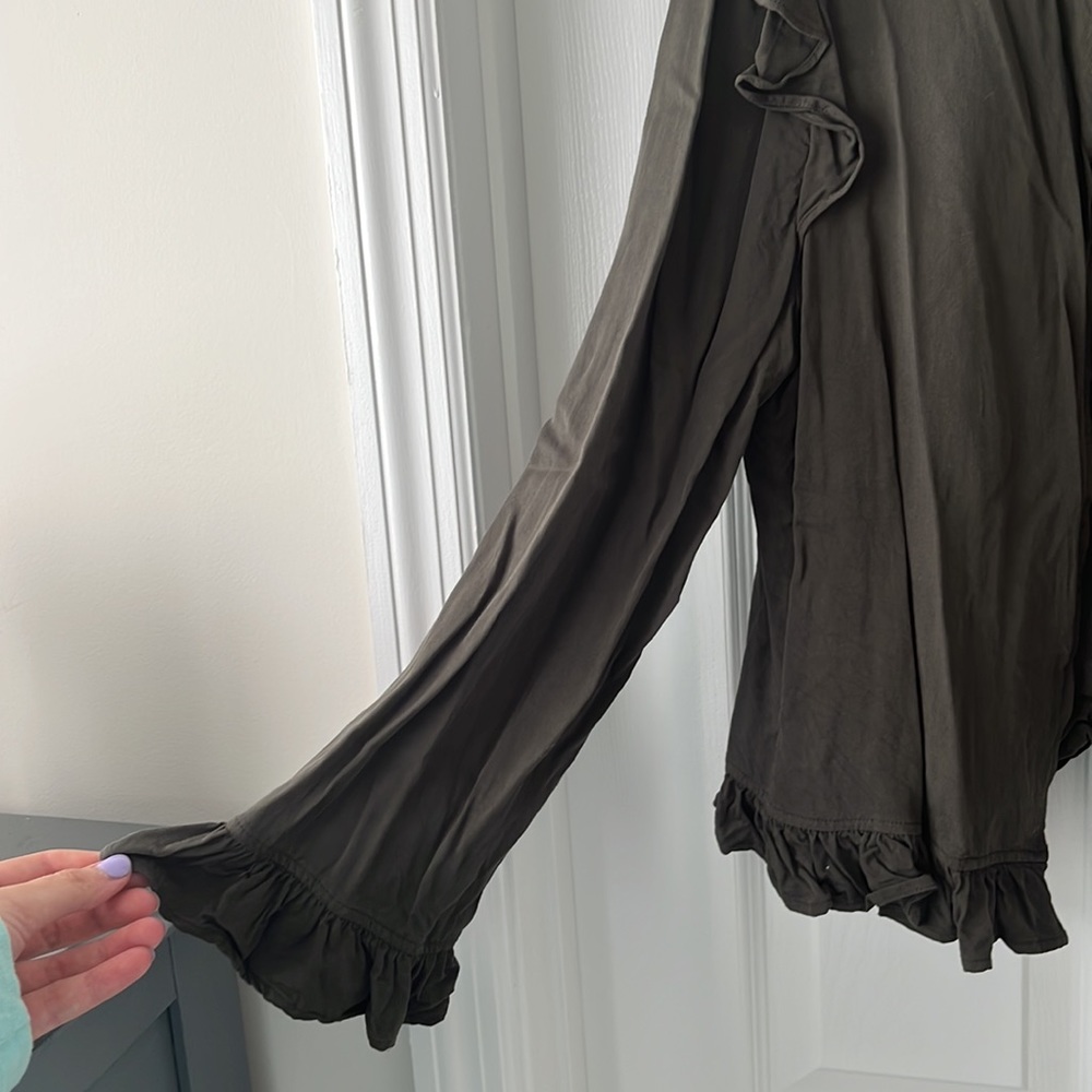 Cropped Olive Green Ruffle Jacket - Picture 3 of 4